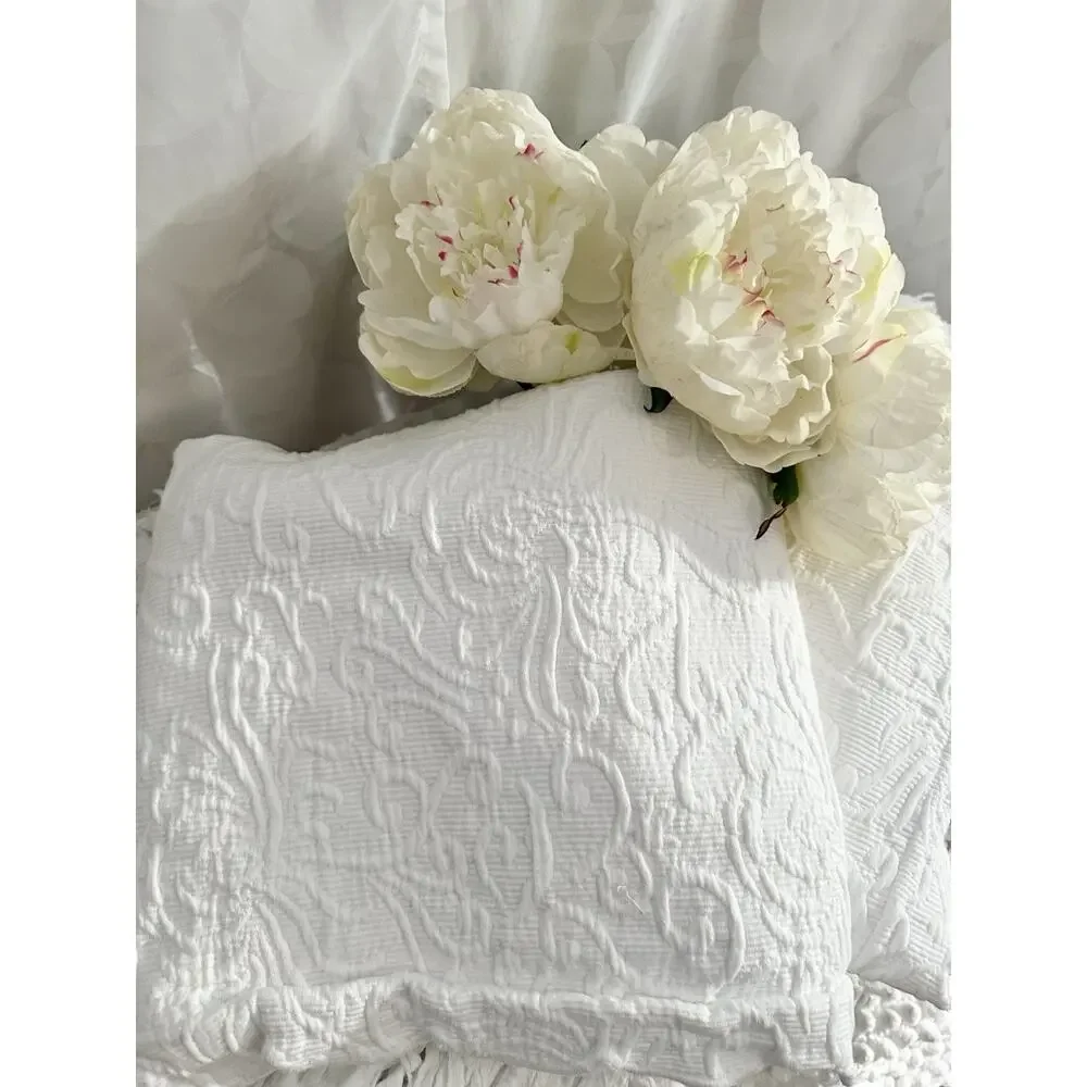 2 VTG King Pillow Sham Matelasse 100% Cotton Fleur De Lis Scalloped Cottage Core